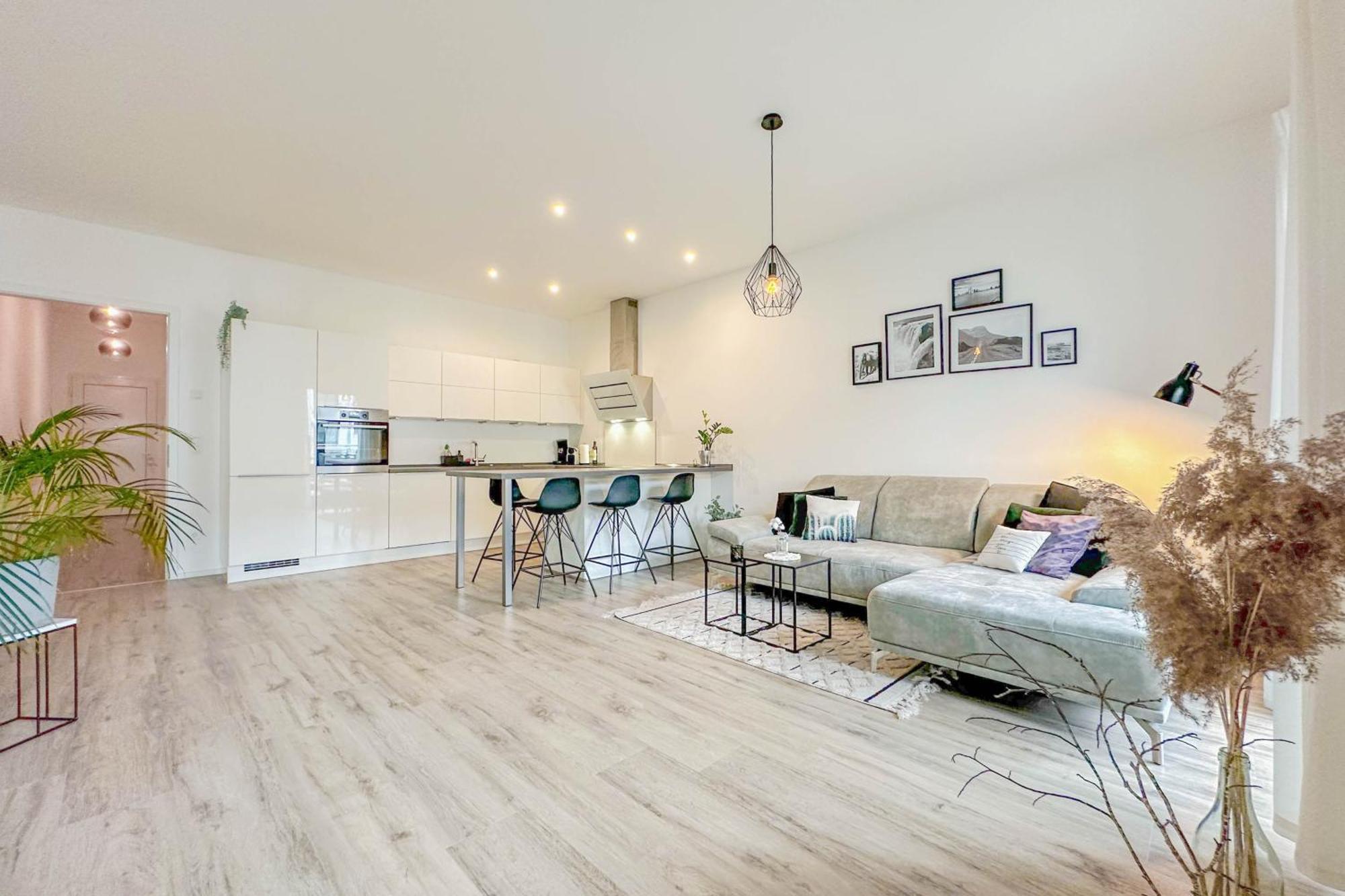Modernes Trierer Cityloft Mit Grossem Balkon Εξωτερικό φωτογραφία
